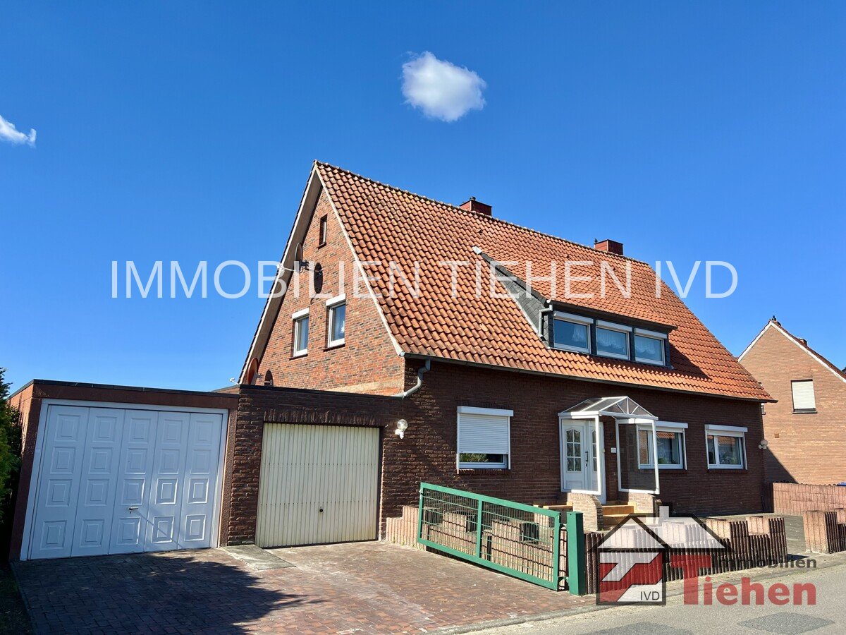 Haselünne: Solides Zweifamilienhaus mit großem Grundstück und vielseitigen Nutzungsmöglichkeiten - PROVISIONSFREI!  Haselünne: Solides Zweifamilienhaus mit großem Grundstück und vielseitigen Nutzungsmöglichkeiten - PROVISIONSFREI!