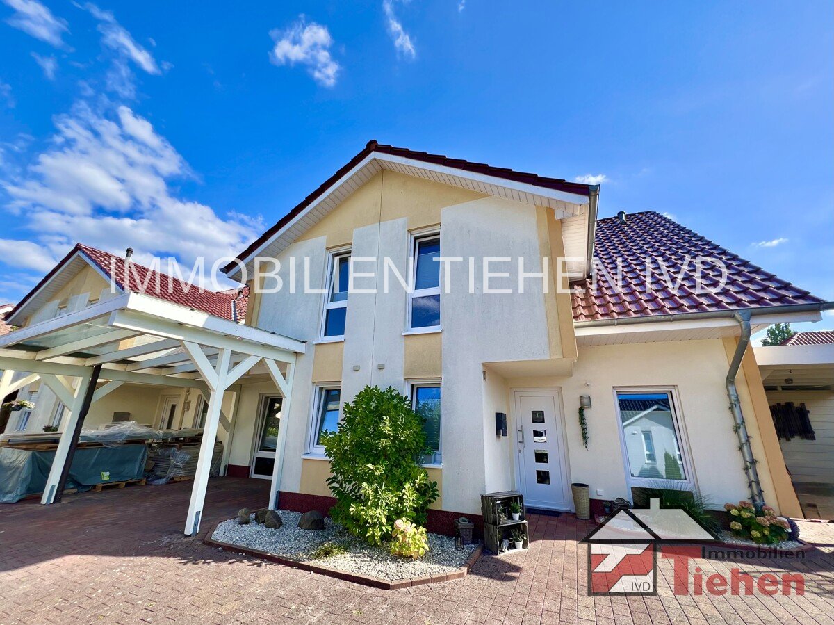 Haselünne: Neuwertiges Reihenhaus mit Ausbaureserve im DG PROVISIONSFREI! Haselünne: Neuwertiges Reihenhaus mit Ausbaureserve im DG PROVISIONSFREI!