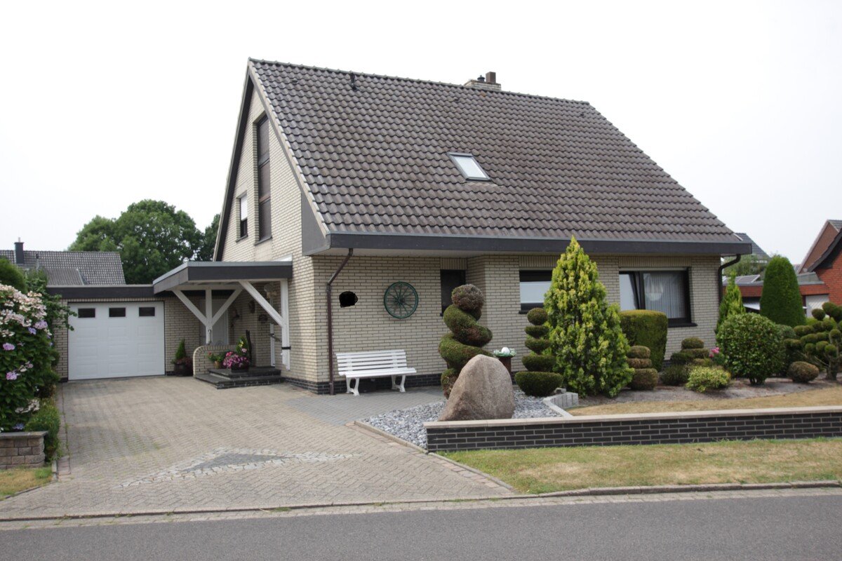 Haren (Ems): Gepflegtes EFH mit Wintergarten, Vollkeller und Garage in Altharen zu verkaufen 