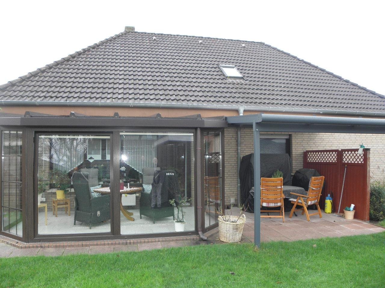 Westansicht mit Wintergarten