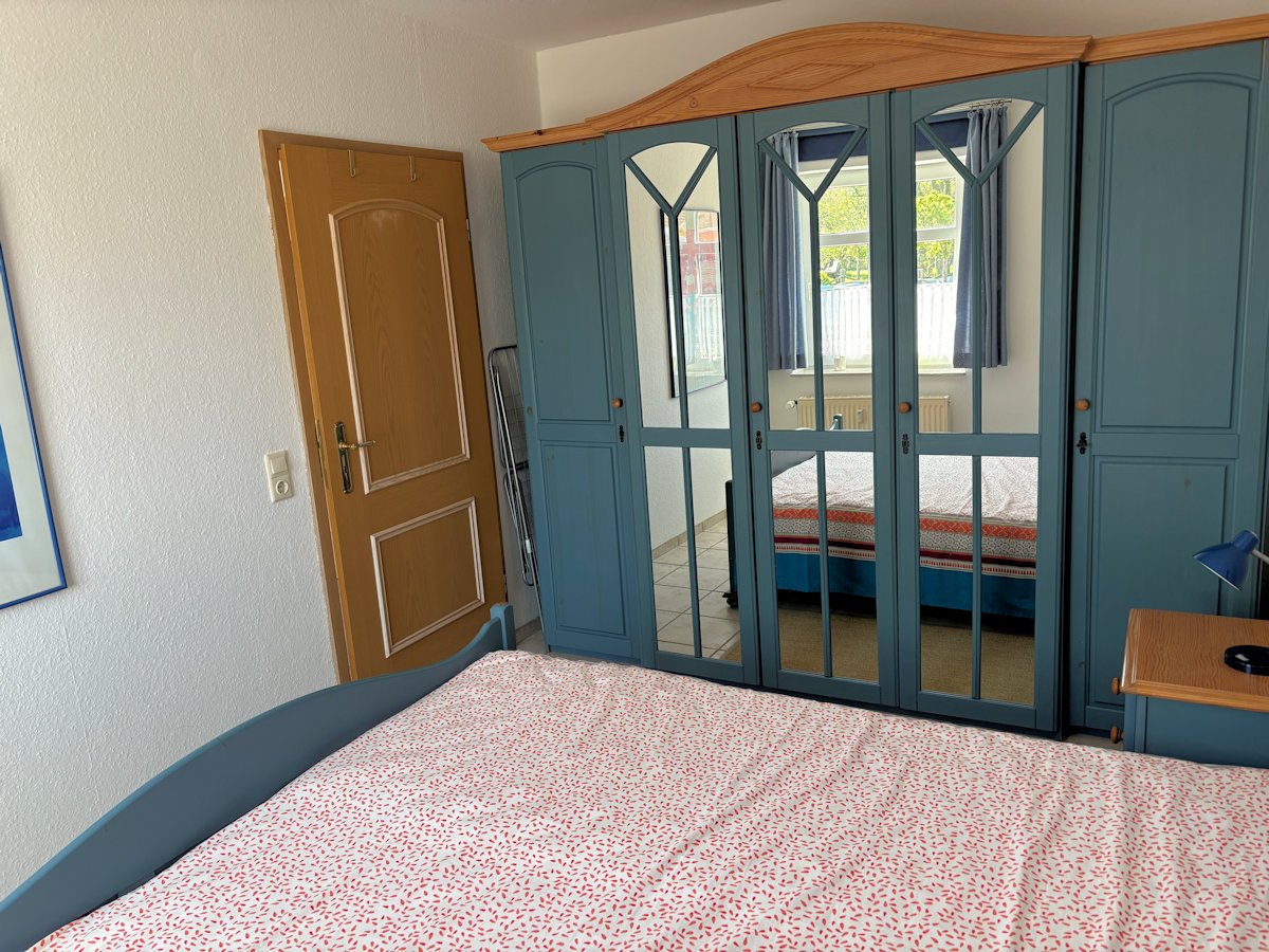 Schlafzimmer 1