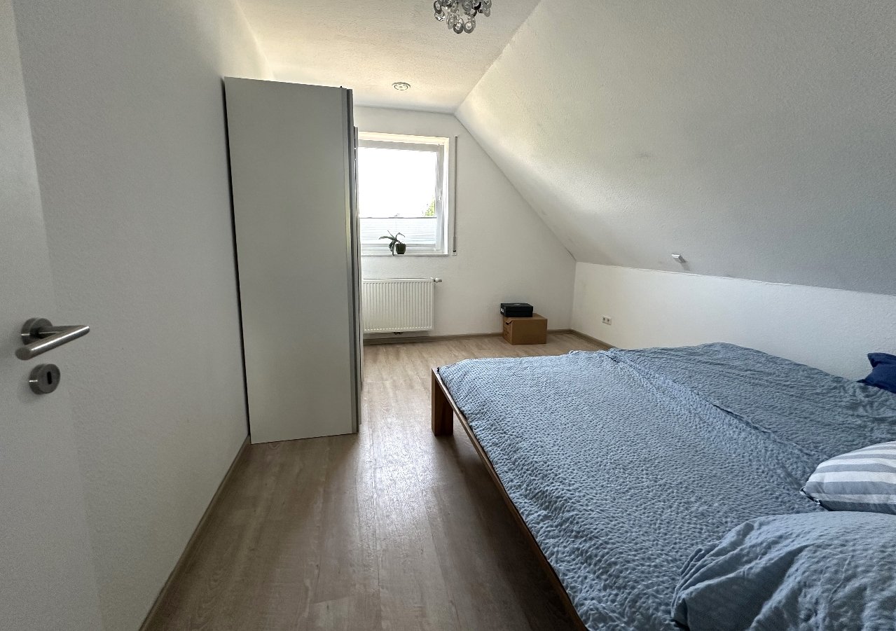 Schlafzimmer 1