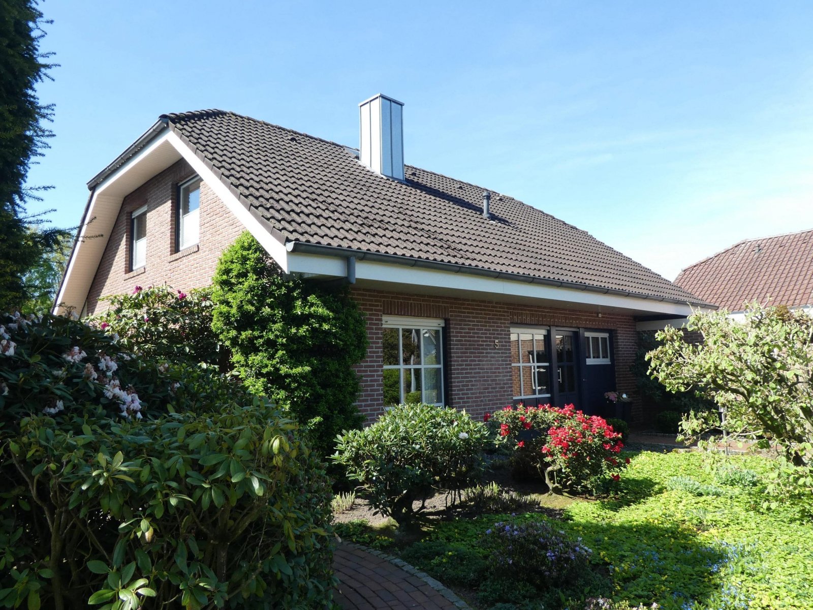 Straßenansicht