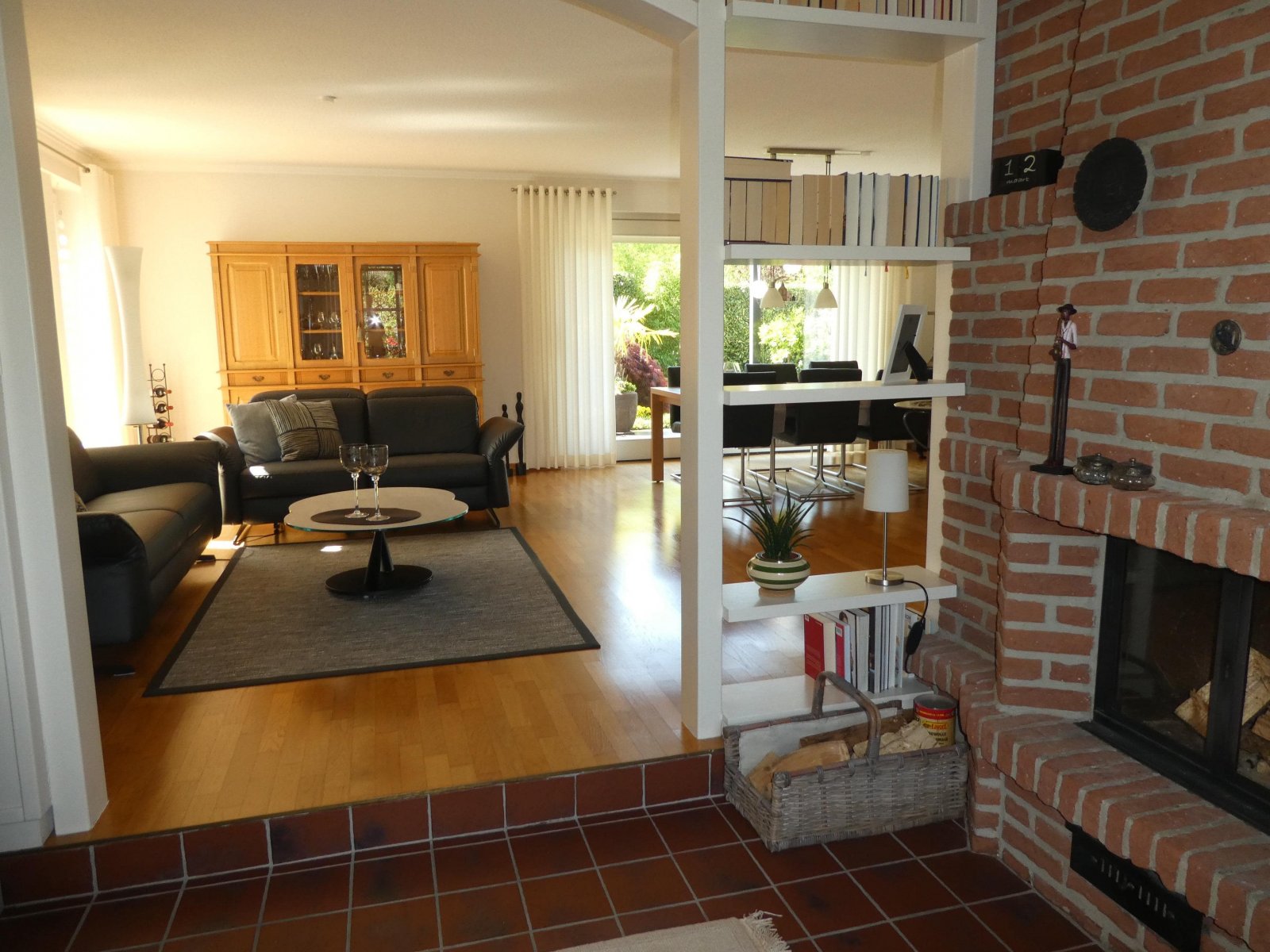 Kaminzimmer/Blick ins Wohnz.