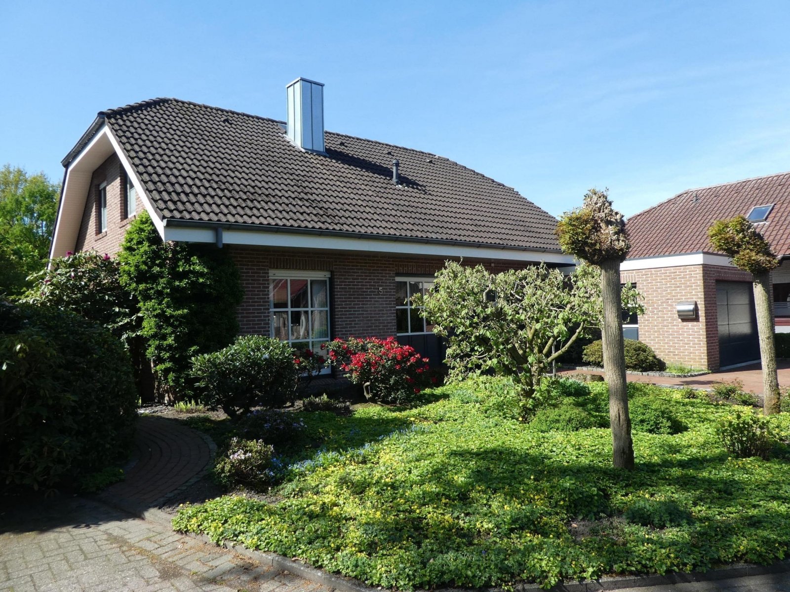 Straßenansicht