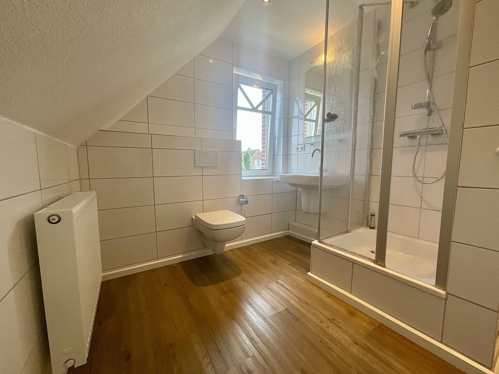Bad im Dachgeschoss