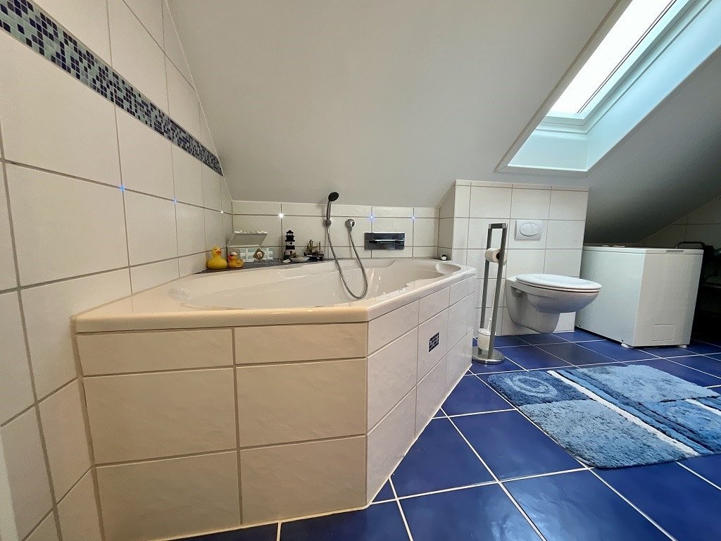 Badezimmer im DG