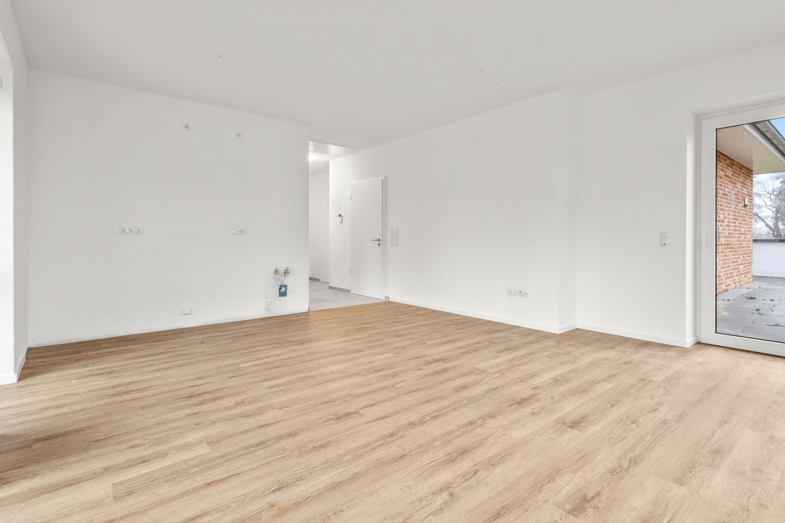 Wohn-/Esszimmer Küche 