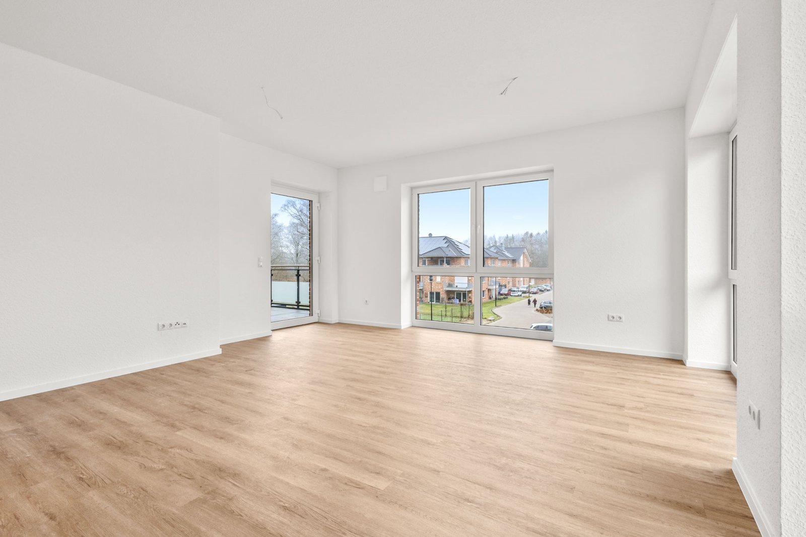 Wohn-/Esszimmer Küche 