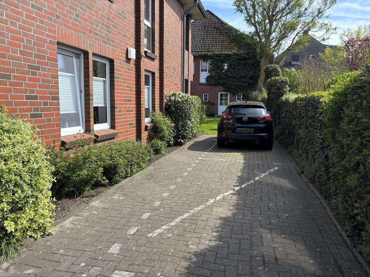 PKW-Stellplatz direkt am Haus