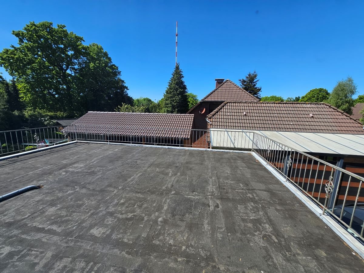 Flachdach über der Garage