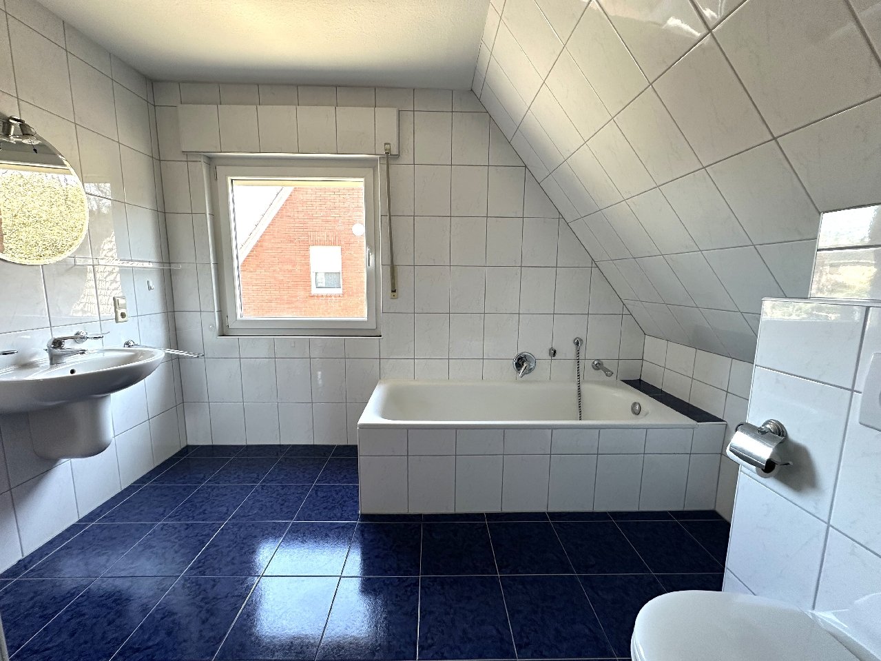 Bad Dachgeschoss Ansicht 1