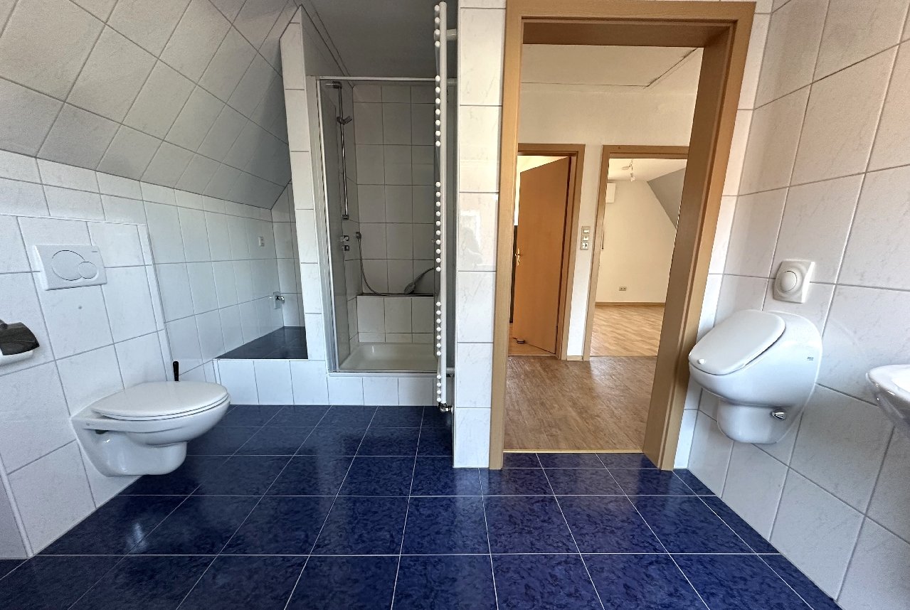 Bad Dachgeschoss Ansicht 2