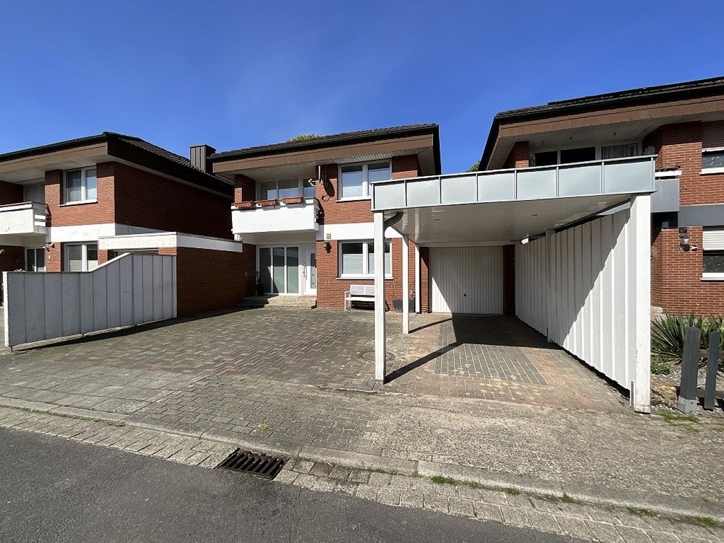 Straßenansicht