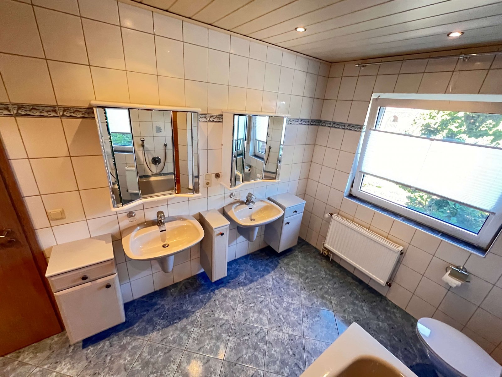 Badezimmer EG