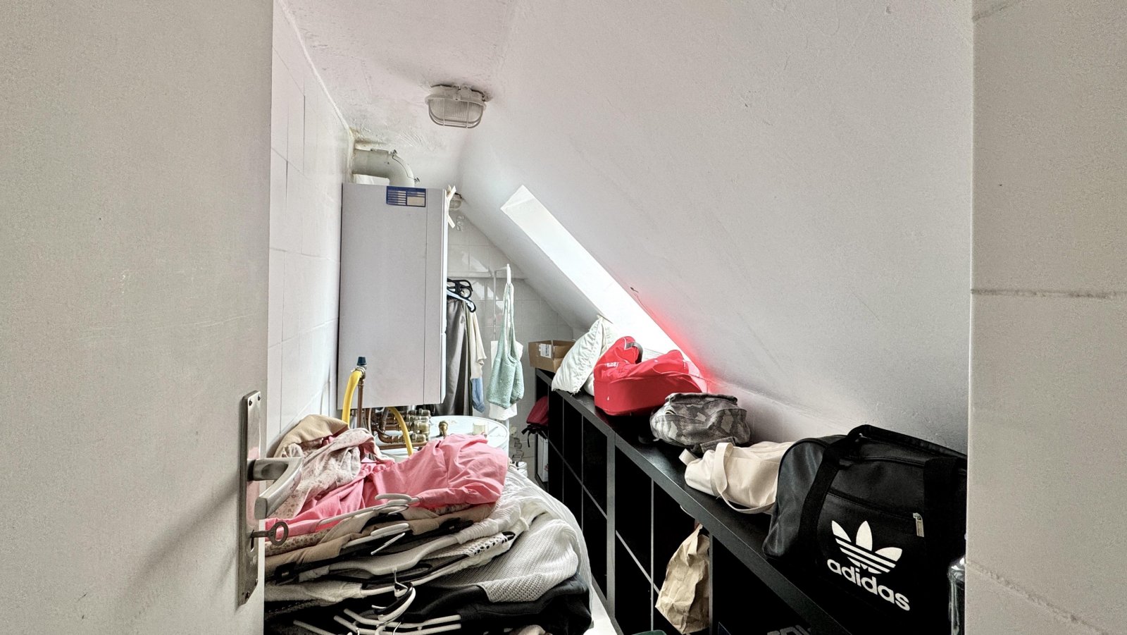 Ankleide / Arbeitszimmer am Elternschlafzimer