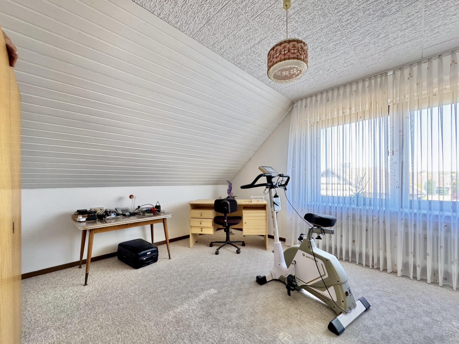Schlafzimmer 4