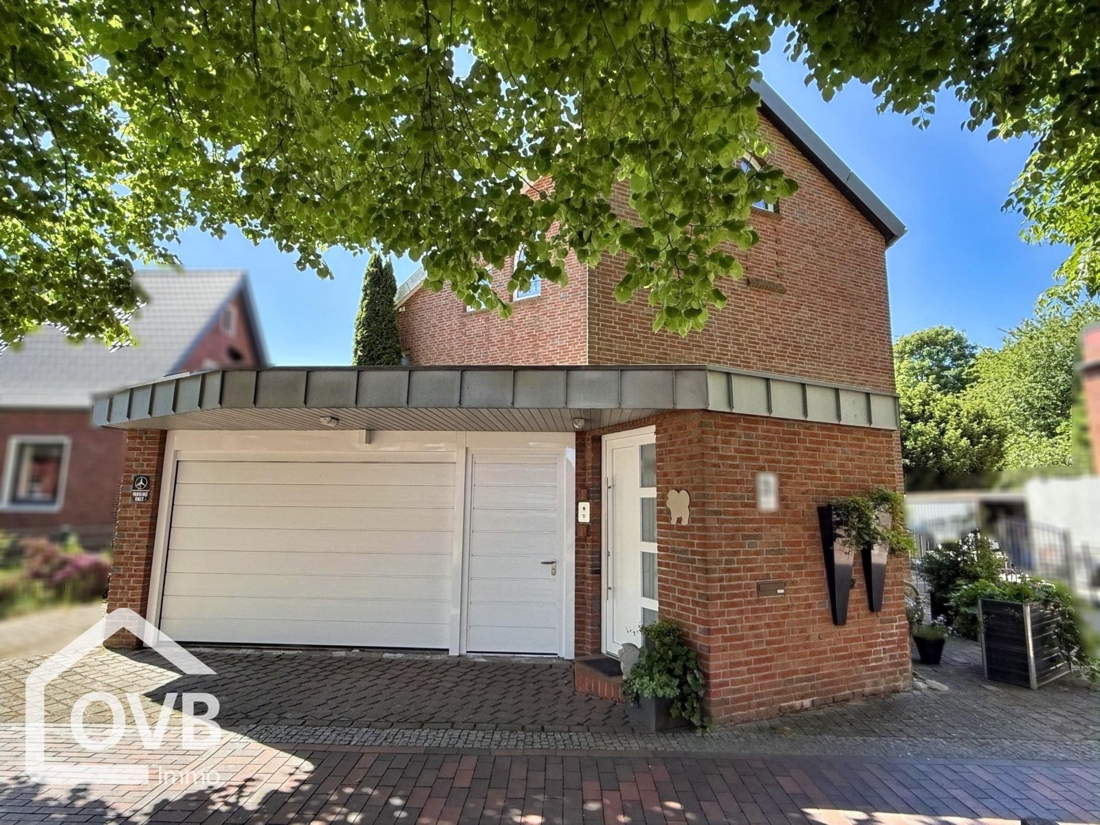 Eingangsbereich / Garage