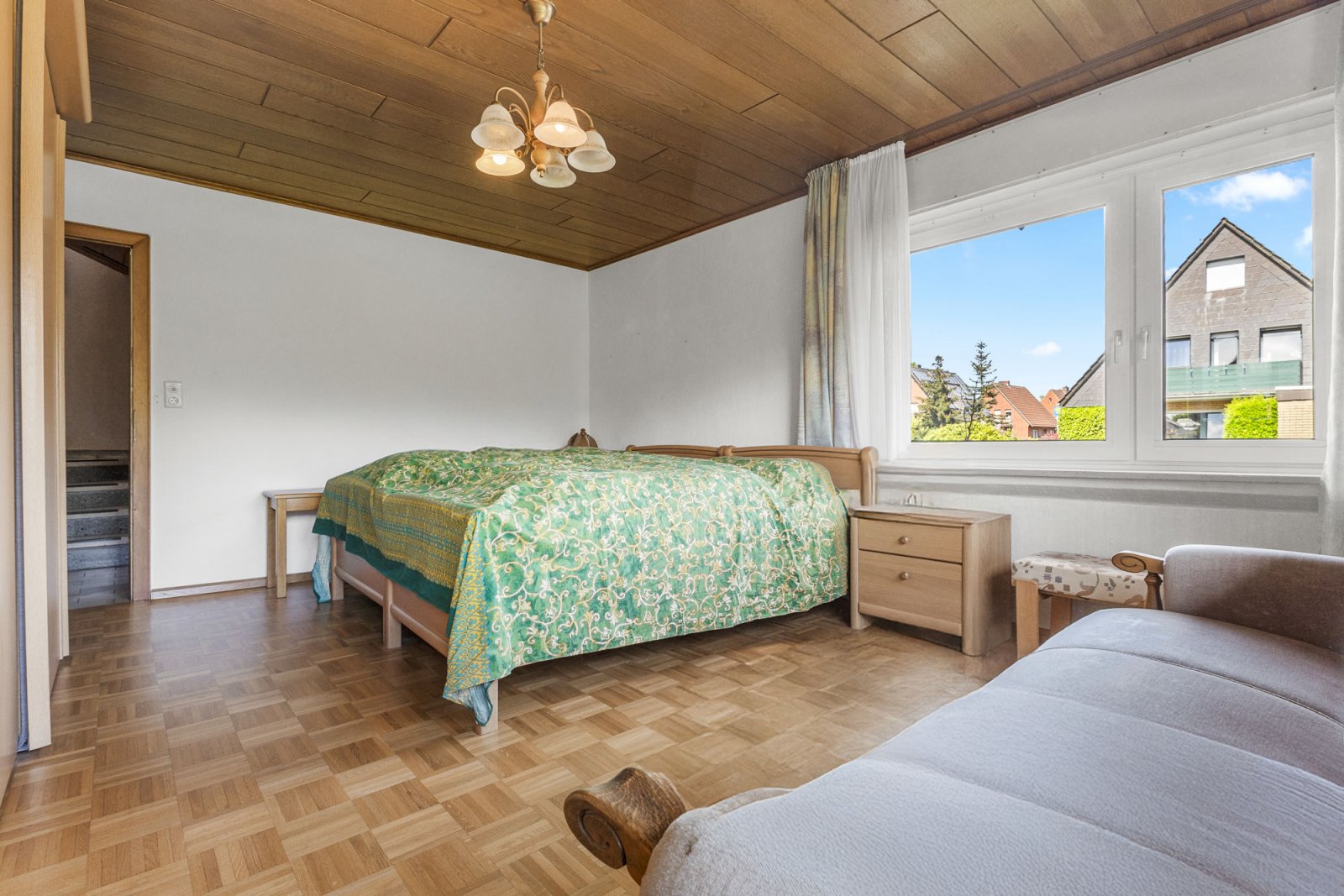 Wohnzimmer (zuletzt Schlafen)