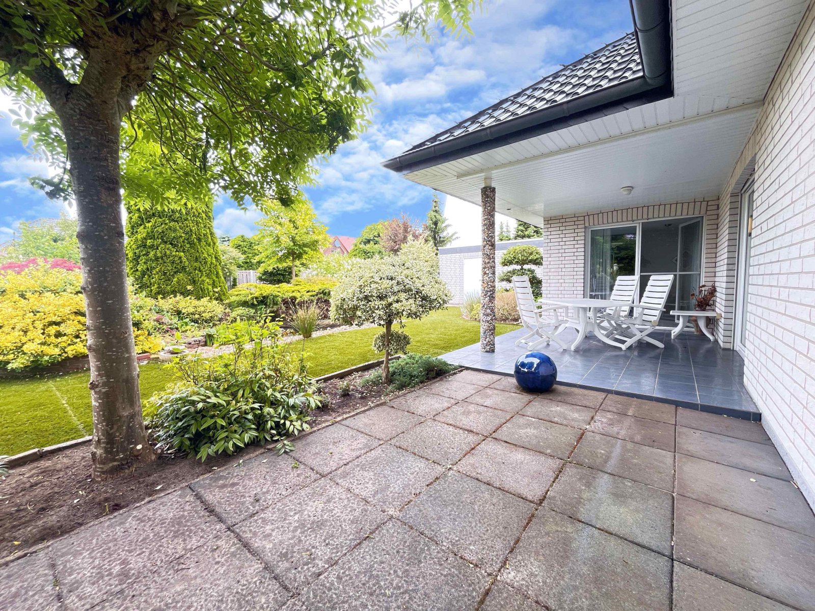 Teilüberdachte Terrasse