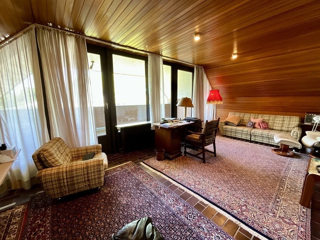 Wohnbereich mit Zugang zur Loggia