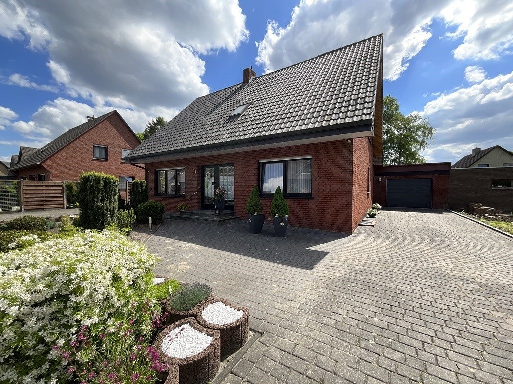 Straßenansicht