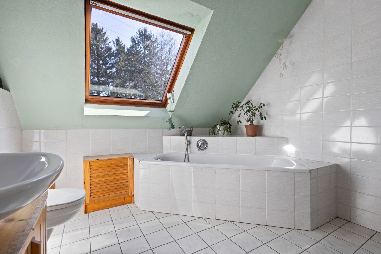 Tageslichtbad Dachgeschoss Wohnung 2
