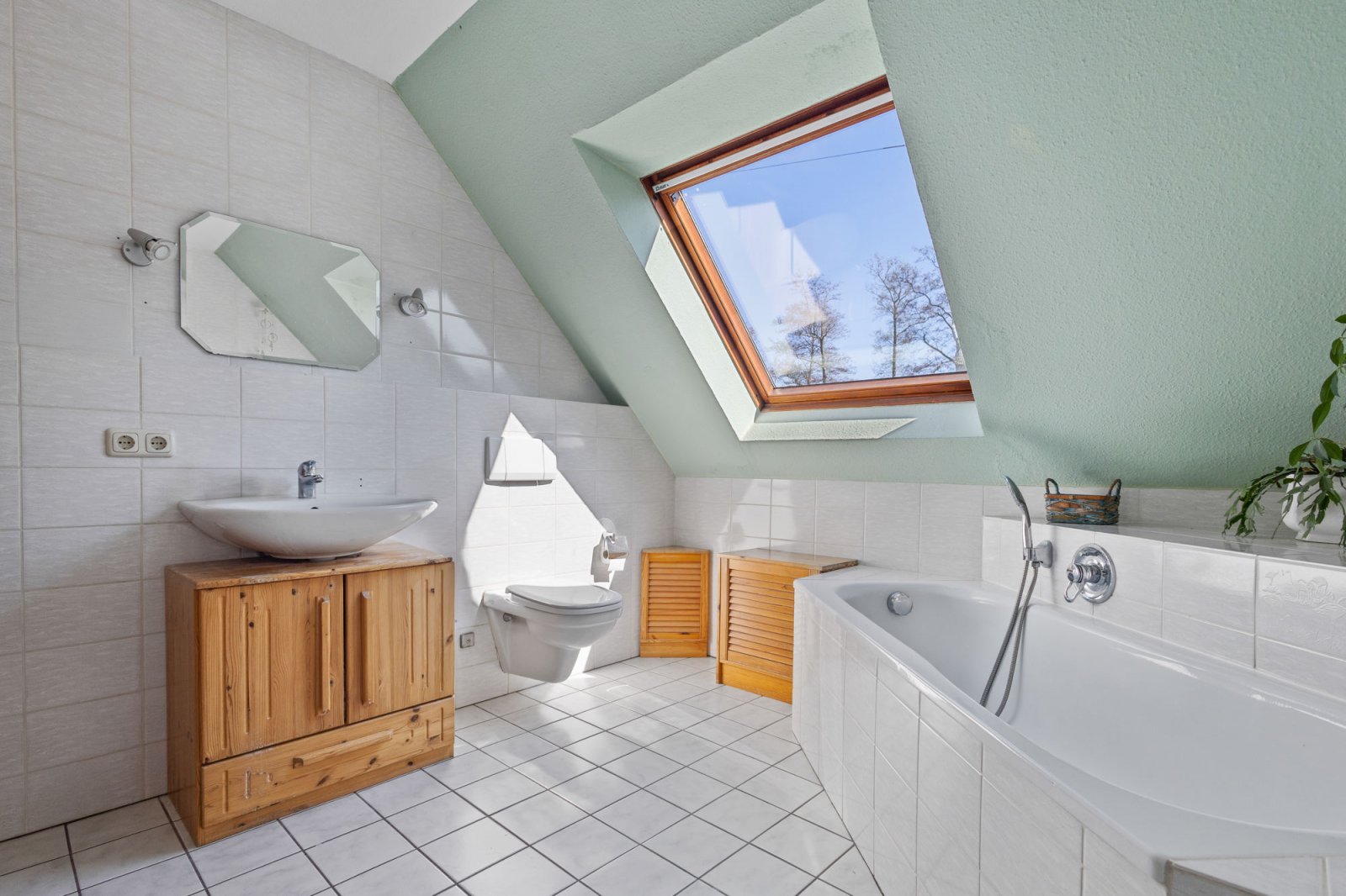 Tageslichtbad Dachgeschoss Wohnung 2