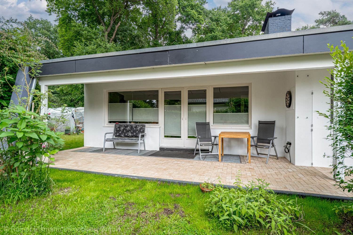 Terrasse am Wohnzimmer