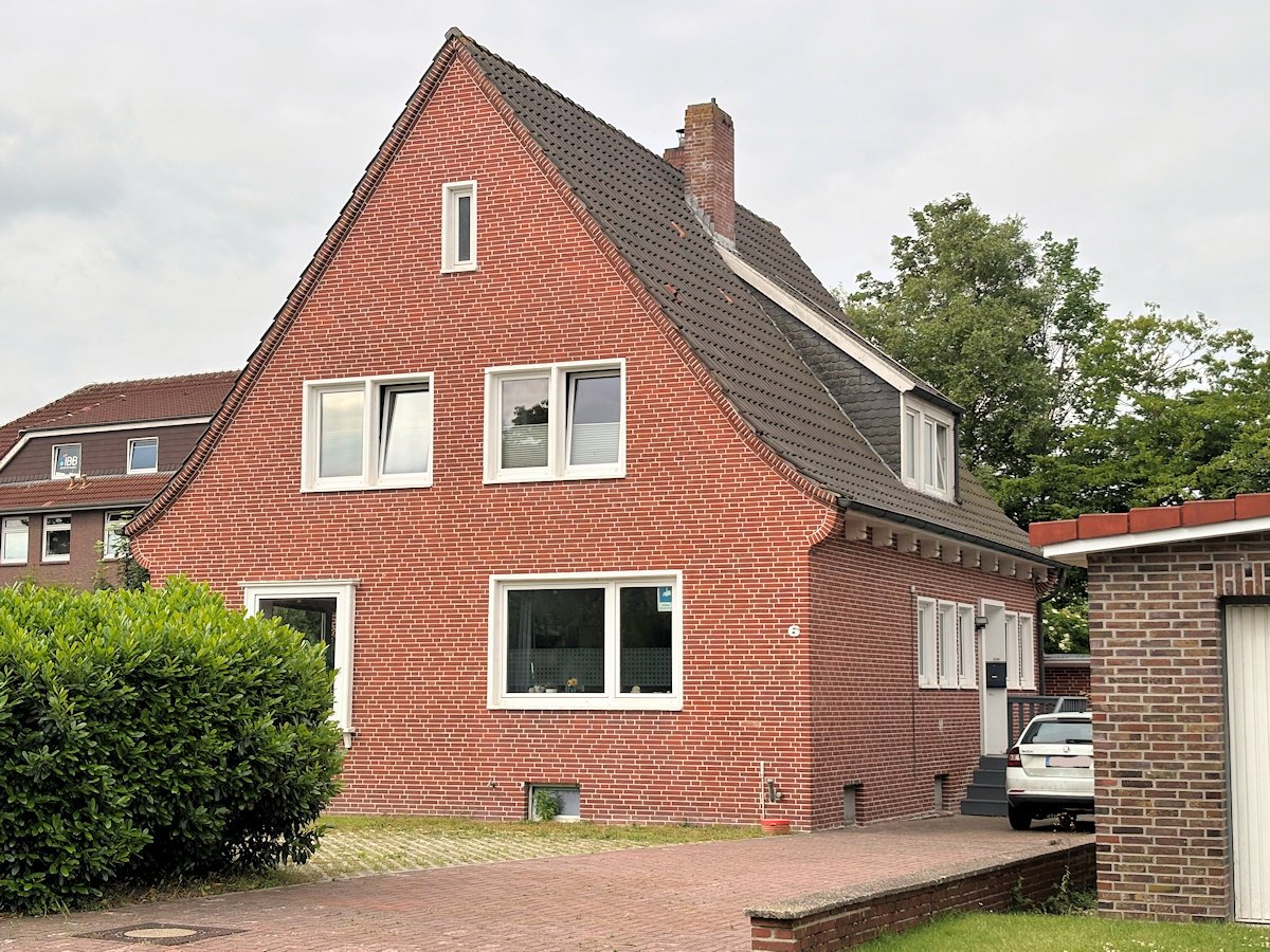großes helles Haus