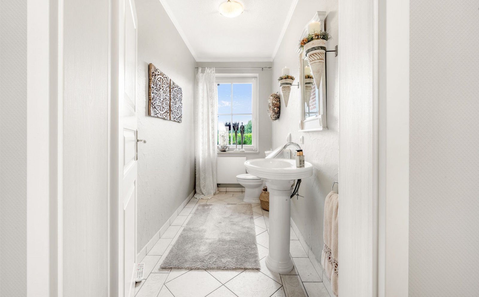 Gäste-WC (Wohnhaus 2)