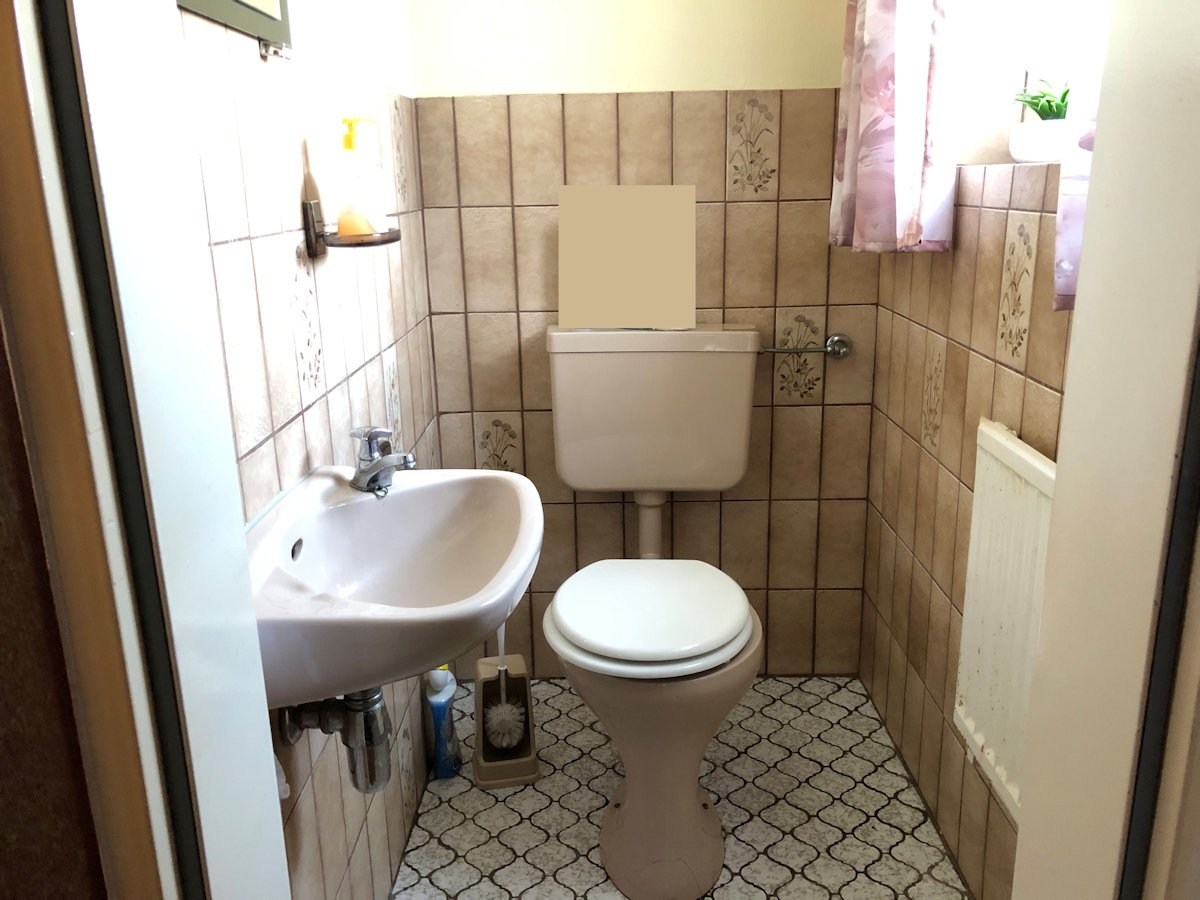 Gäste-WC im Eingangsbereich