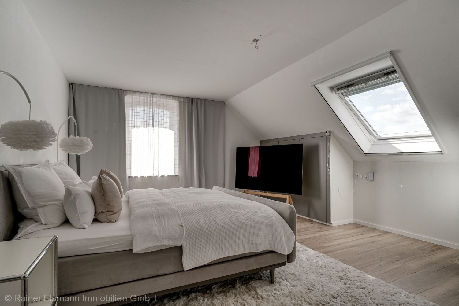Schlafzimmer 1 DG