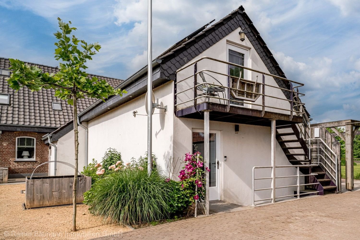 Zugang zu Einliegerwohnung draußen
