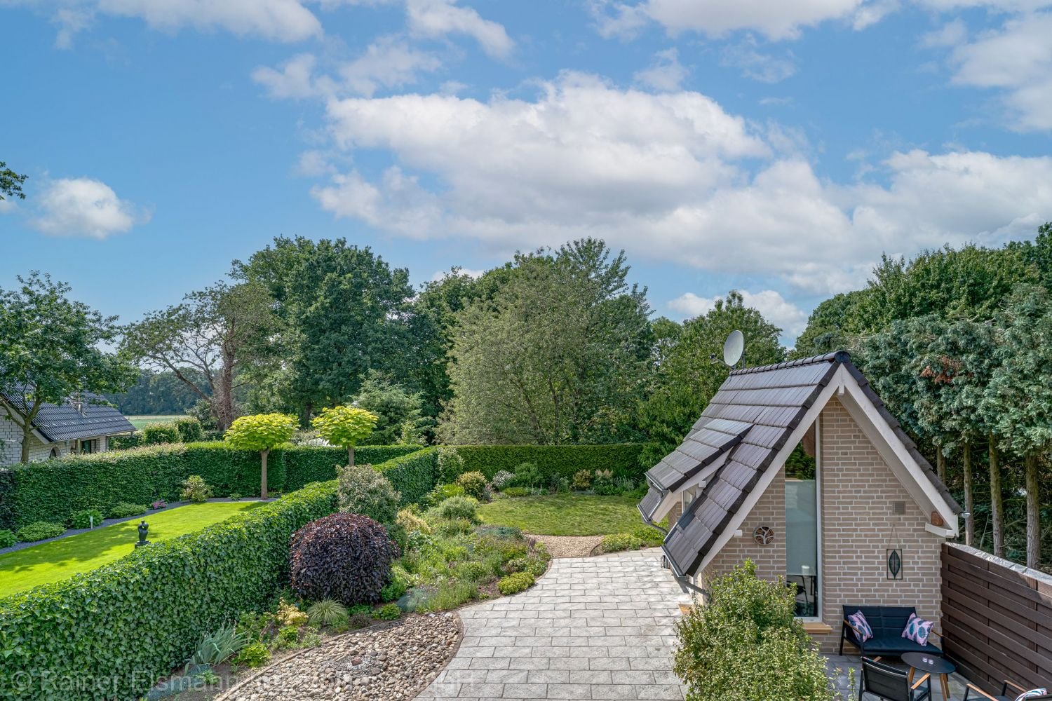 Blick vom Haus in Garten 
