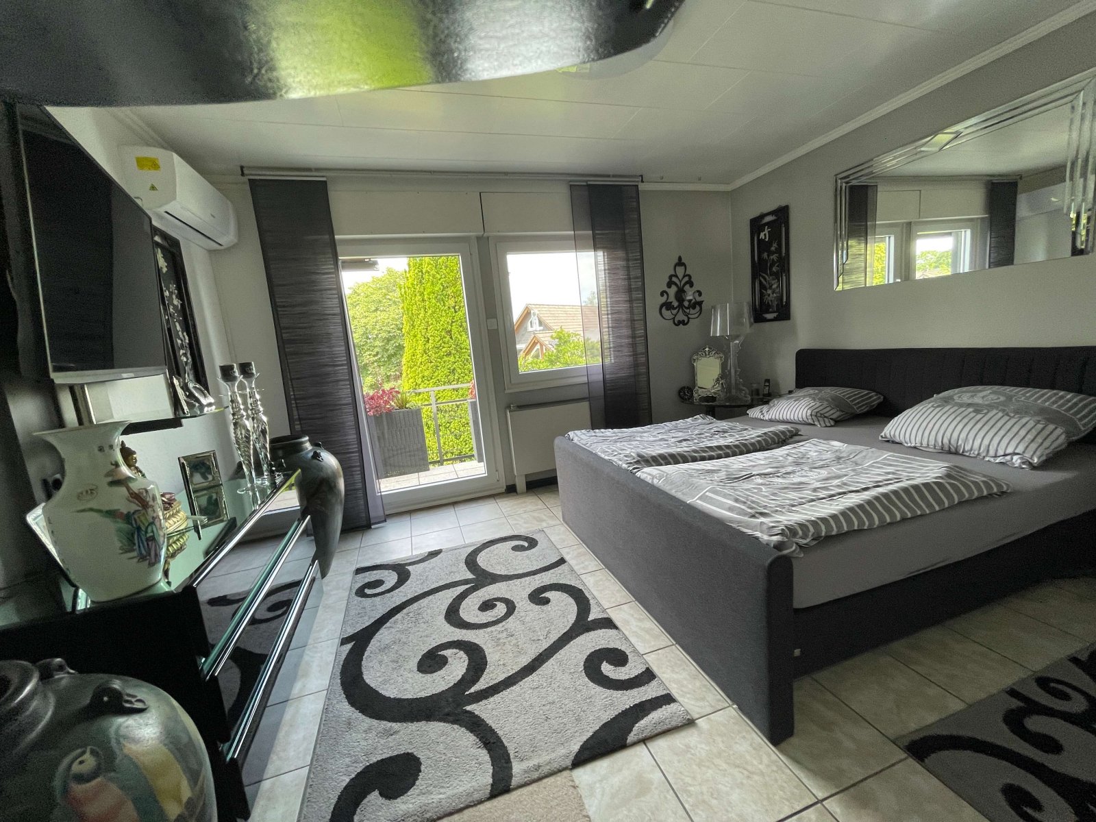 Schlafzimmer mit Klima