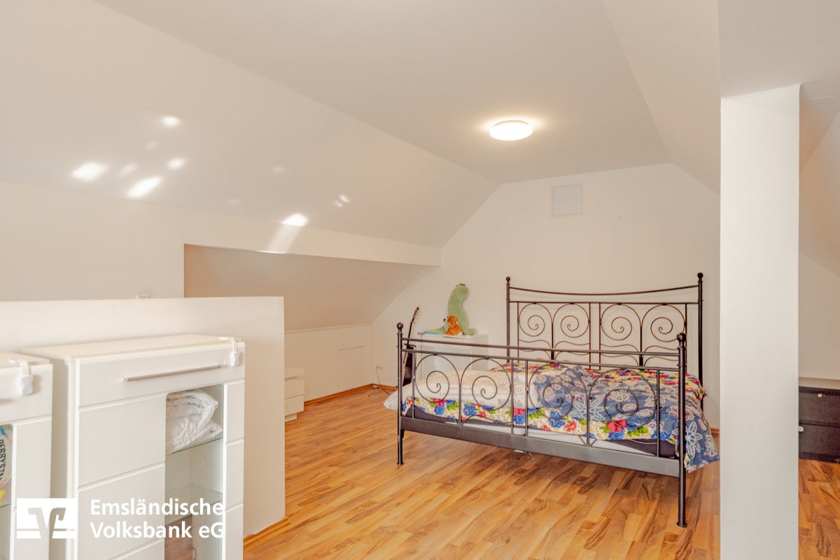 Schlafzimmer DG