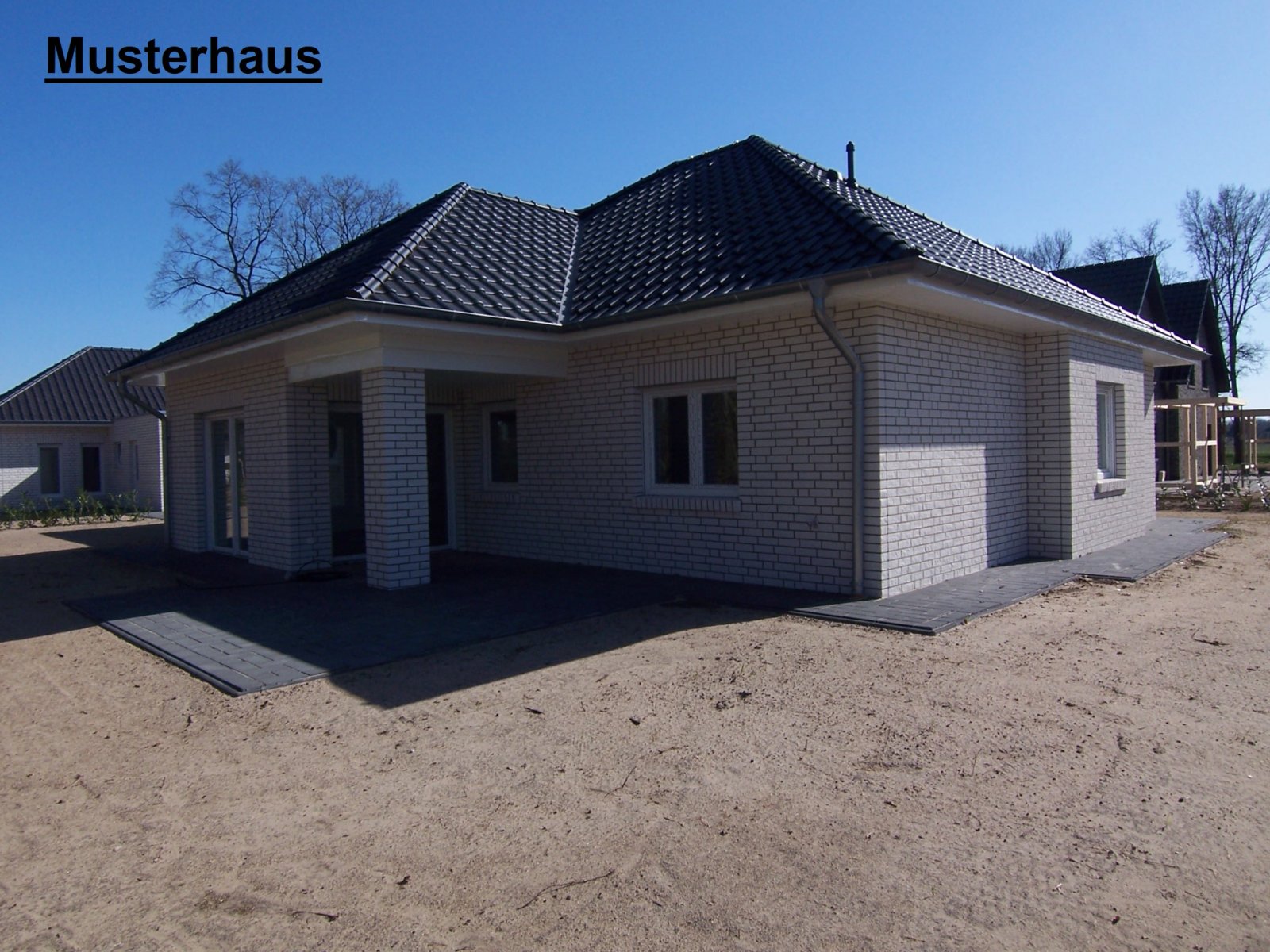 Teilüberdachte Terrasse