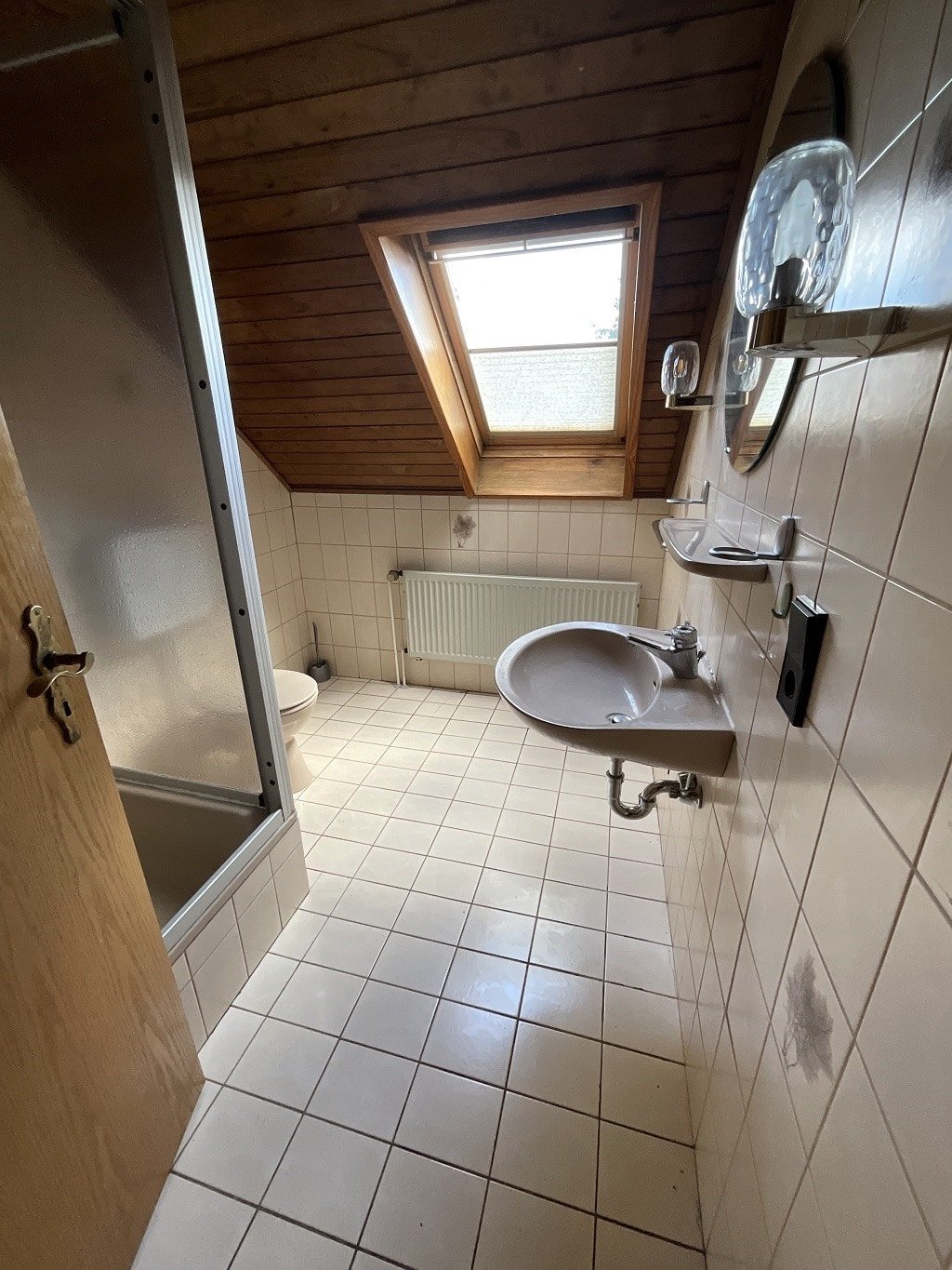 Badezimmer im Dachgeschoss