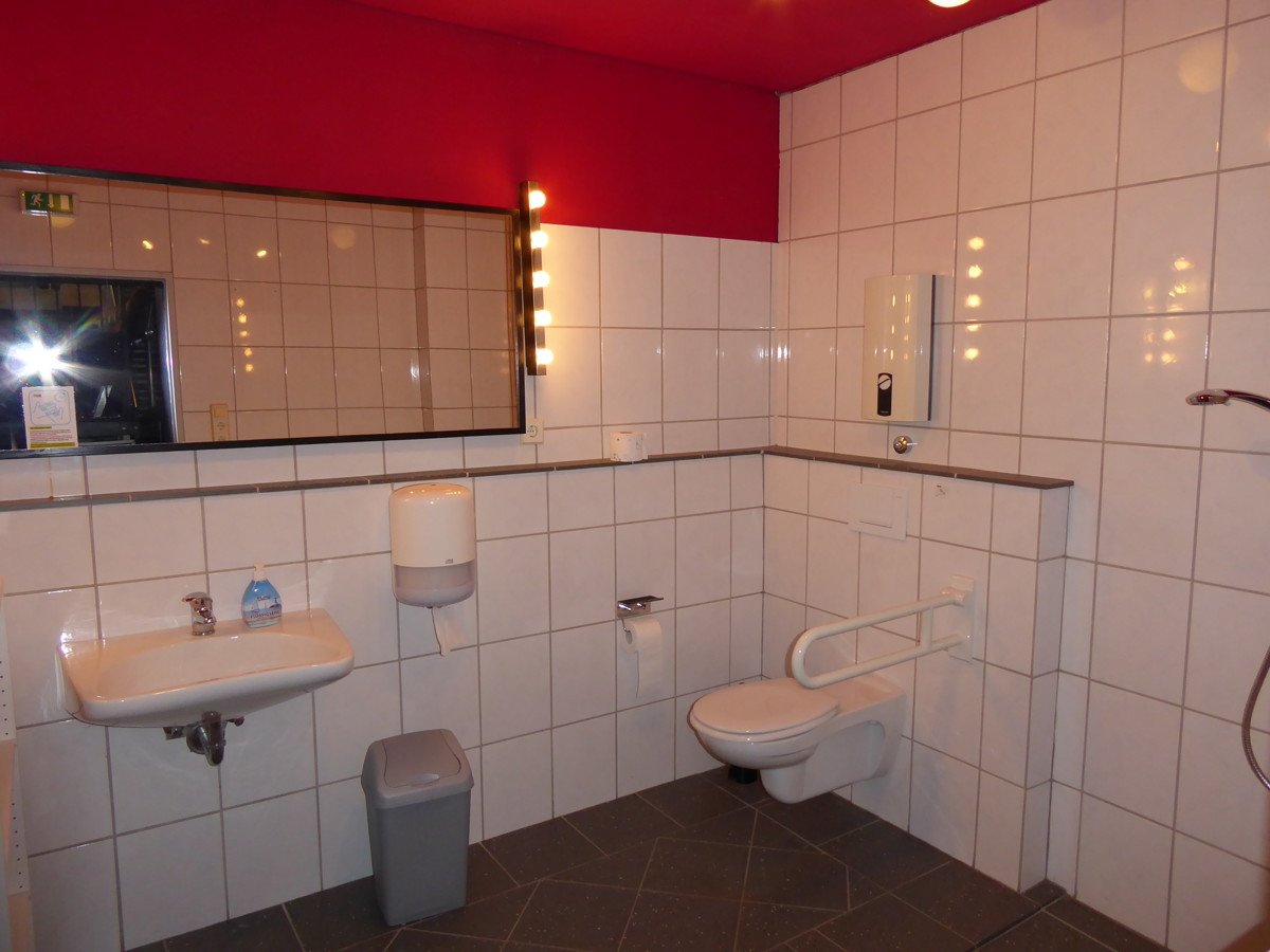 Toilette Theater