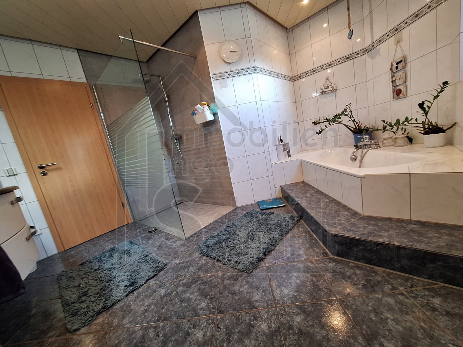 Badezimmer EG