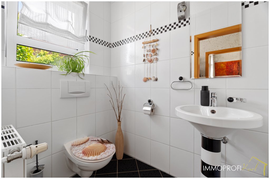 . G-WC