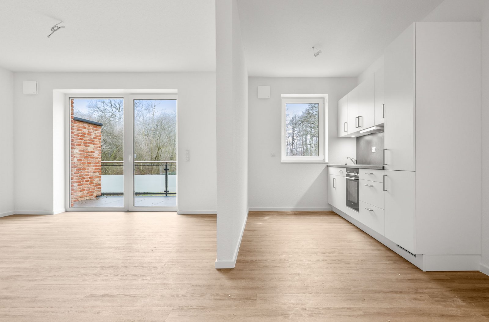 Wohn-/Esszimmer Küche