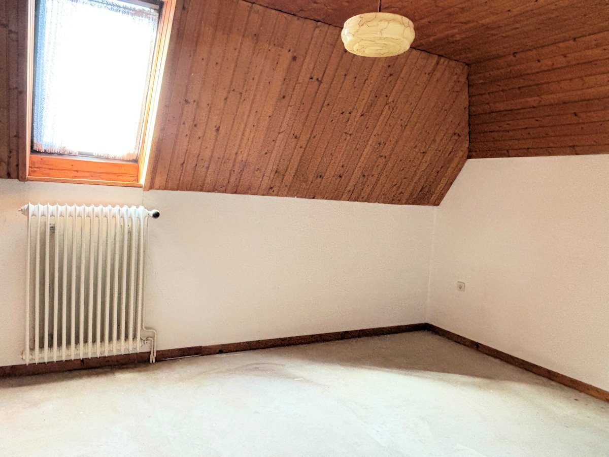 großes Schlafzimmer im DG