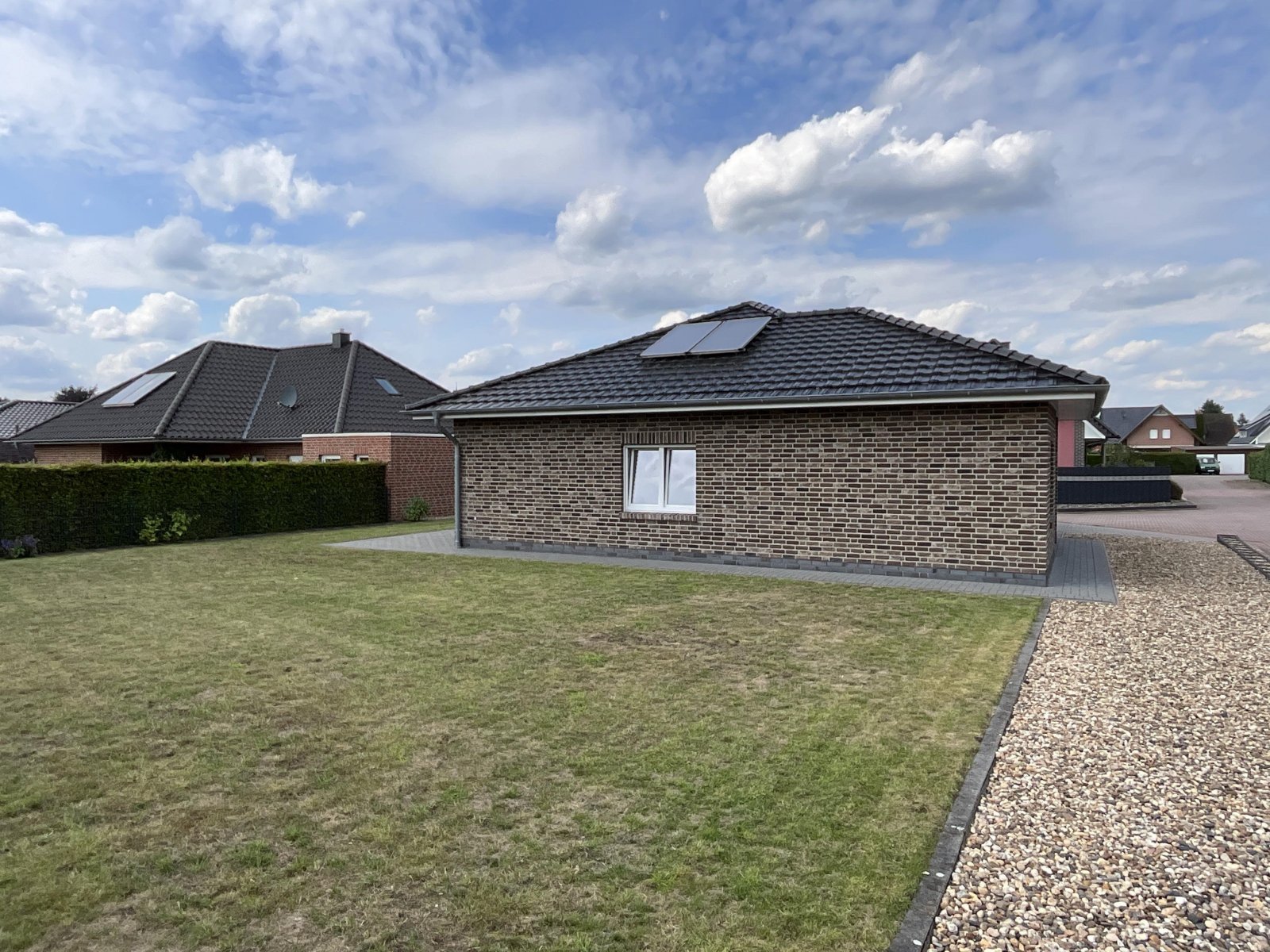 Seitenansicht vom Haus