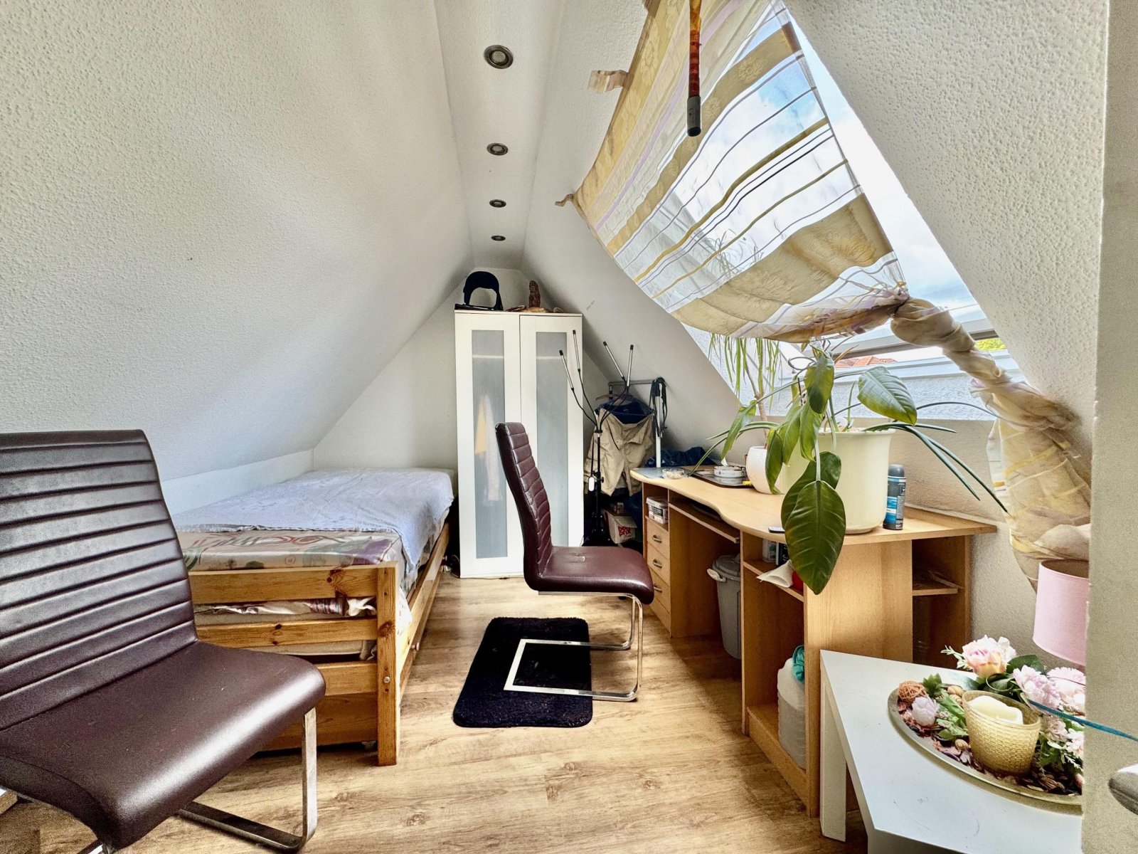 Zimmer 1 Dachbodenausbau (WE2)
