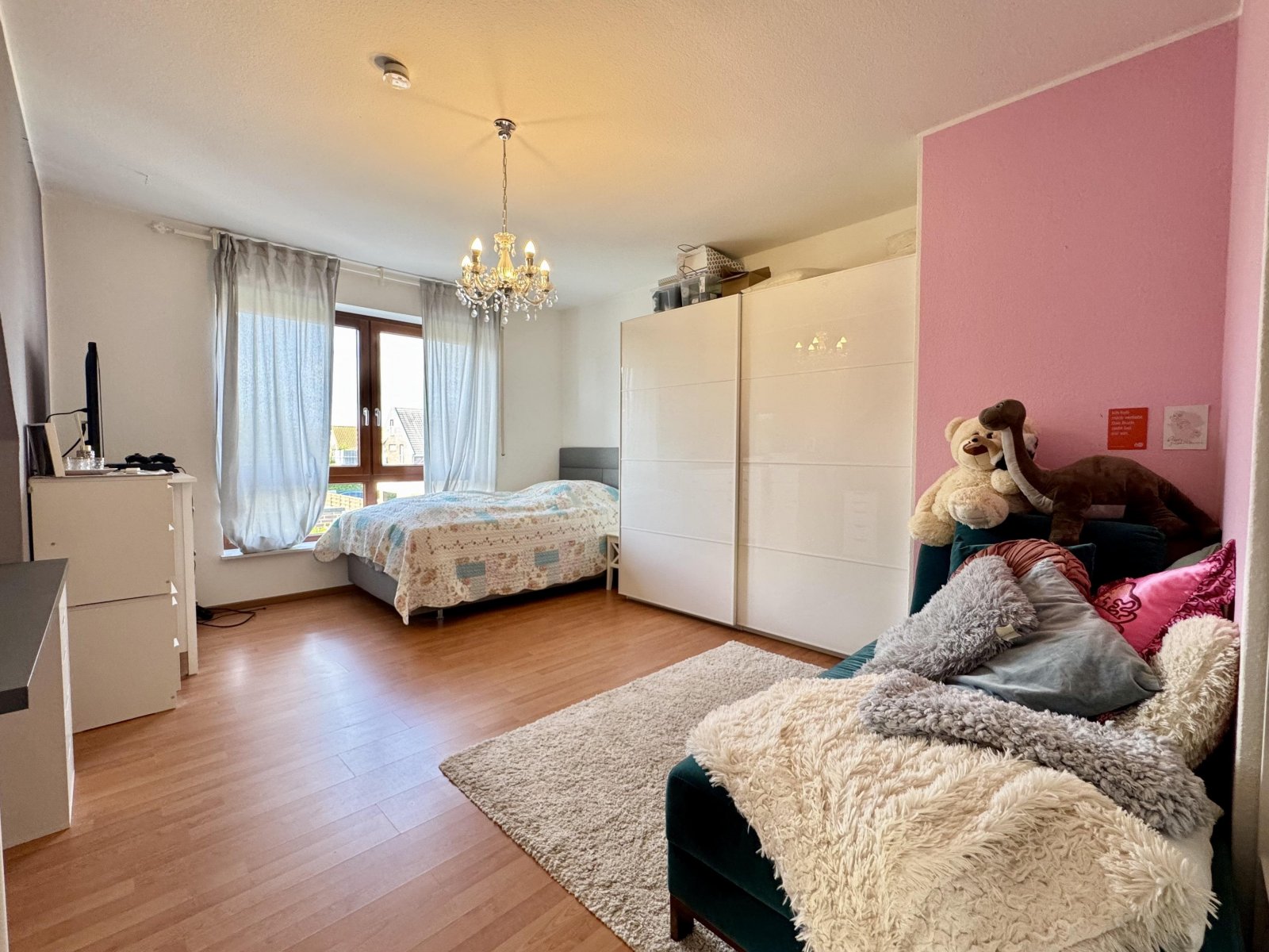 Schlafzimmer 1