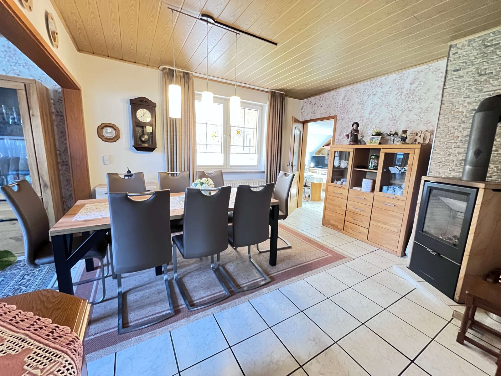 Kaminofen i Esszimmer