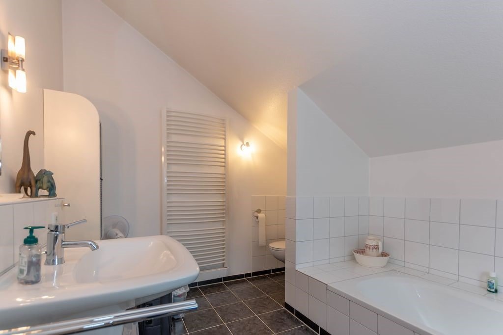 Bad mit Wanne