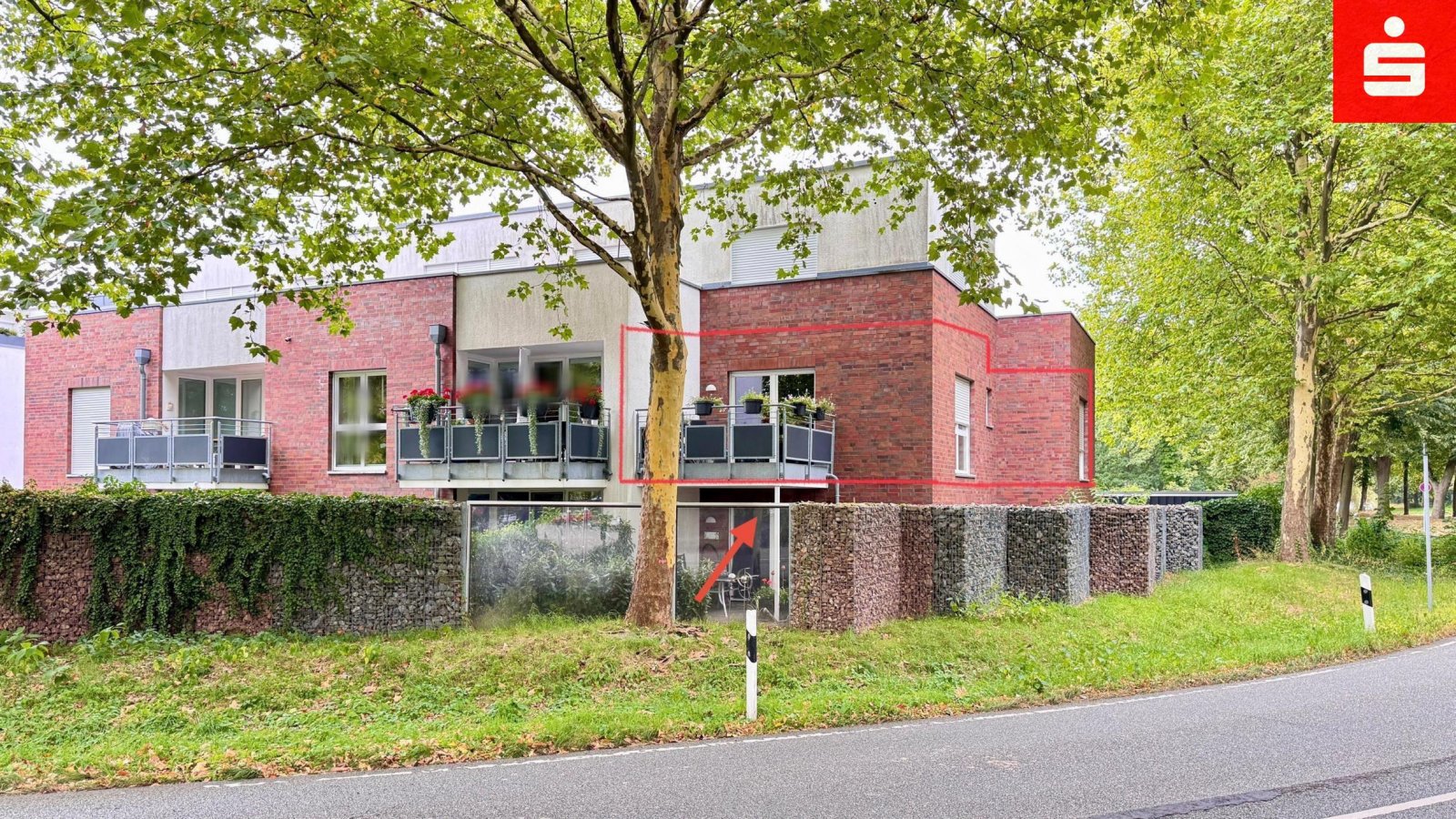 Straßenansicht